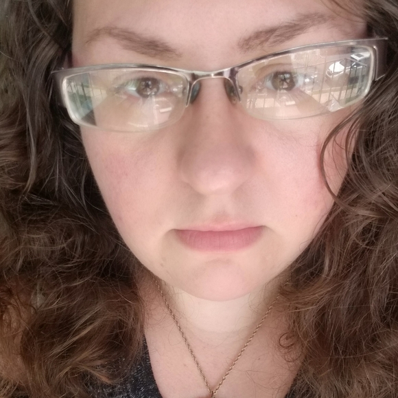 Meet your Posher, Cathryn - Picture 2 of 16